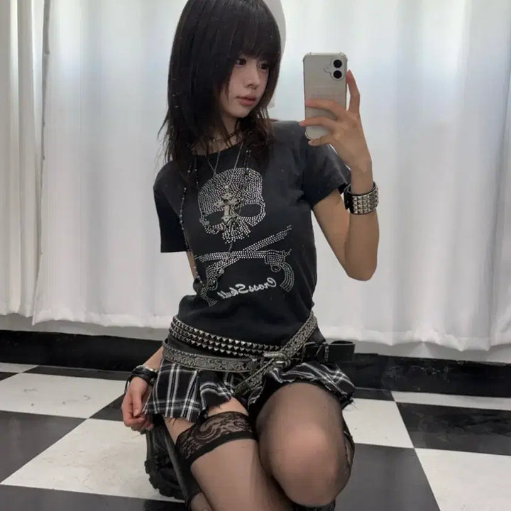 [BUNJANG] Black Skull Beads Detail T-Shirt / 블랙 스컬 비즈 디테일 티셔츠