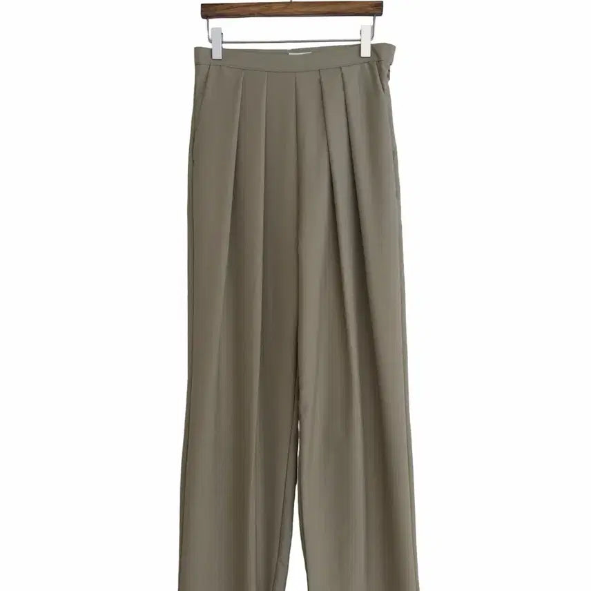 [BUNJANG] Two-Tuck Semi Wide Slacks - Khaki Beige / 교신안함)투핀턱 세미 와이드 슬랙스-카키베이지