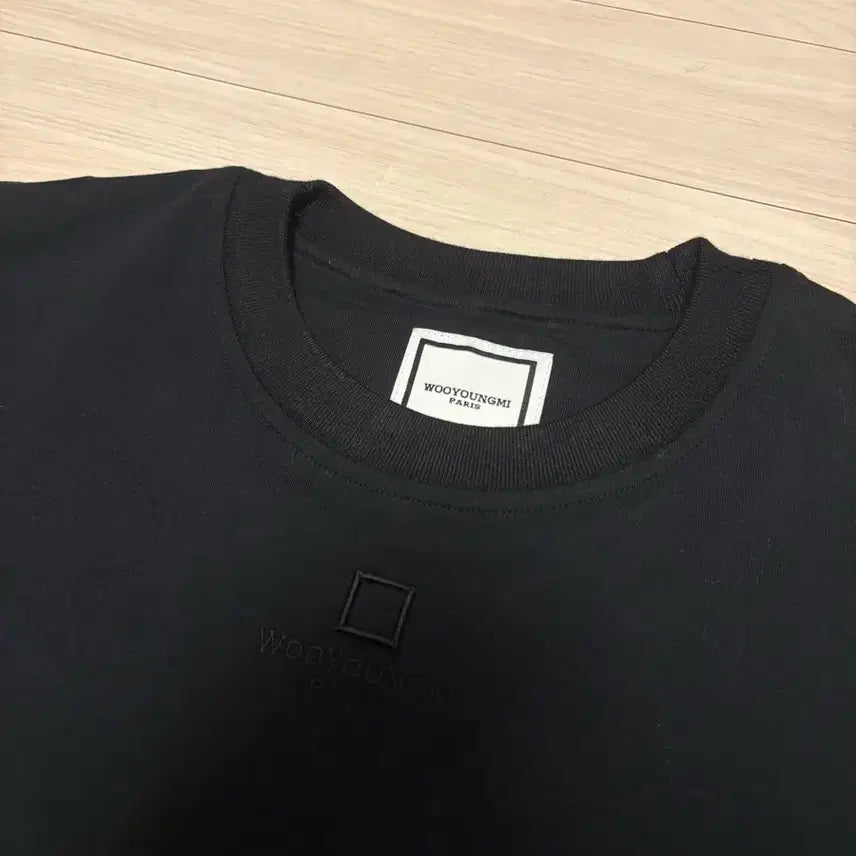 [BUNJANG] Wooyoungmi Front Logo Short Sleeve T-Shirt Black / [100] 우영미 프론트 로고 반팔 블랙