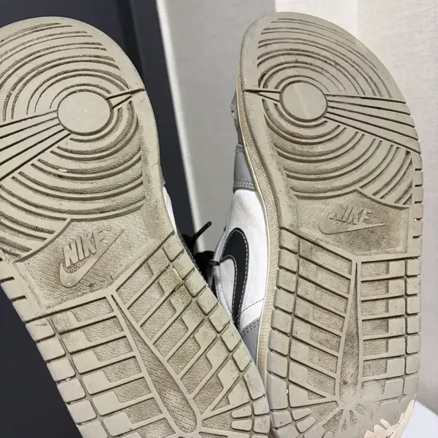[BUNJANG] Nike Air Jordan 1 High Top Sneakers / 나이키 조던 하이