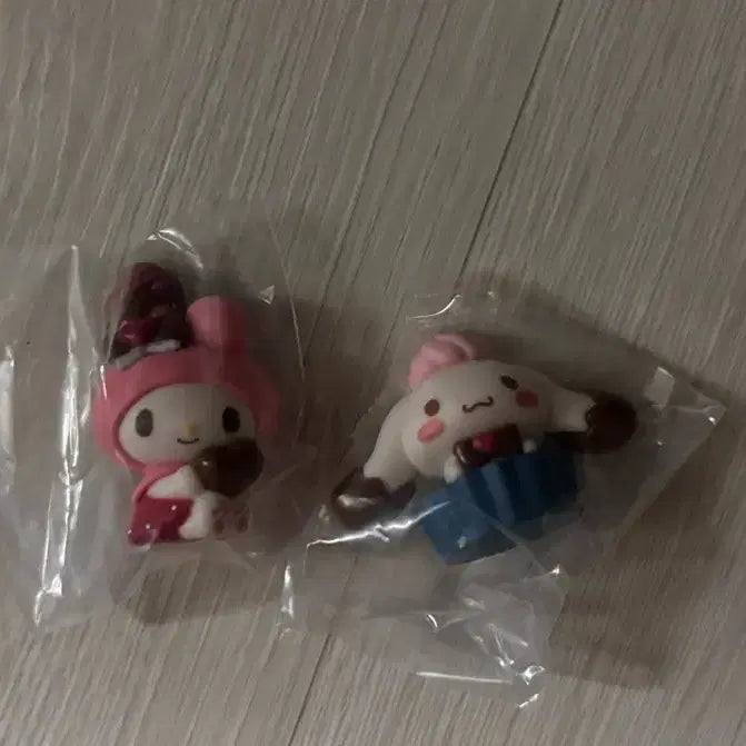 [BUNJANG] Sanrio Chocolate Doll Figure Set Cinnamoroll + My Melody / 산리오 초콜릿돌 피규어 시나모롤+마이멜로디
