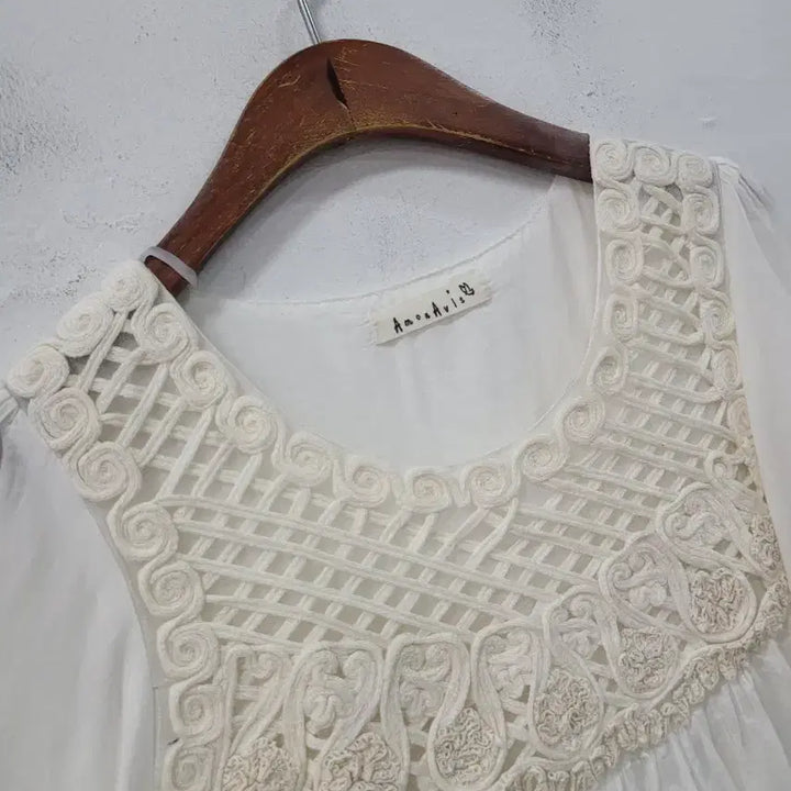 [BUNJANG] AmoriAvis Lace Midi Dress / AmoriAvis 원피스