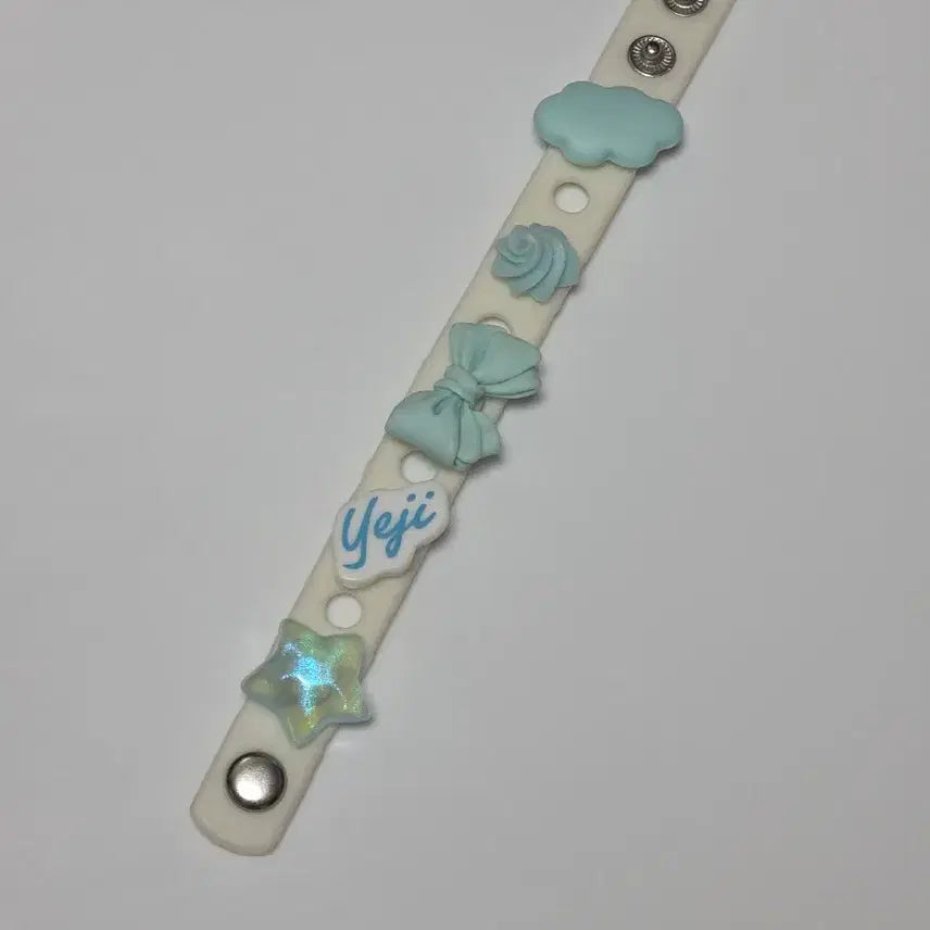 [BUNJANG] ITZY Yuna Wonderworld Fanmeeting MD Goods Light Ring Band / ITZY 원더월드 팬미팅 MD 굿즈 예지 라이트링 밴드