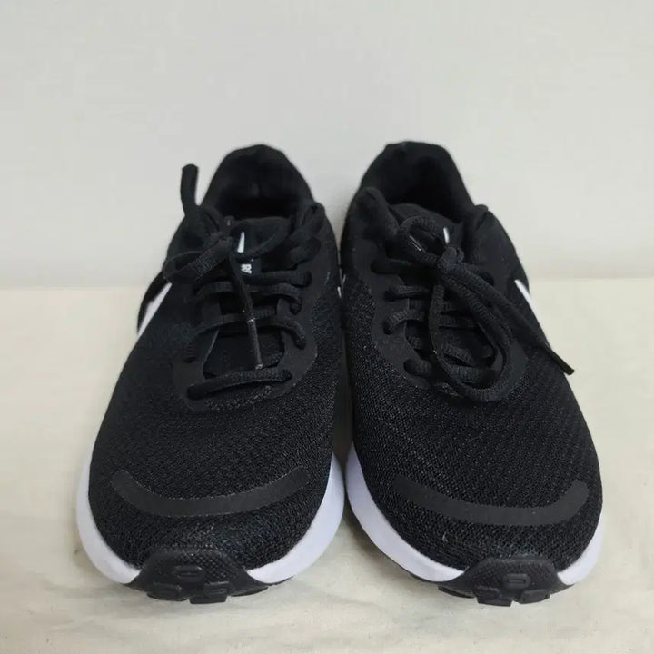 [BUNJANG] Nike Revolution 7 Running Shoes (240mm) / 240나이키 레볼루션7 런닝화 -960