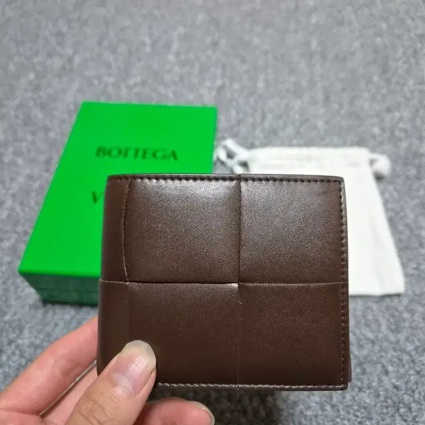 [BUNJANG] Bottega Veneta Cassette Bifold Wallet Brown / 보테가베네타 카세트 반지갑 브라운