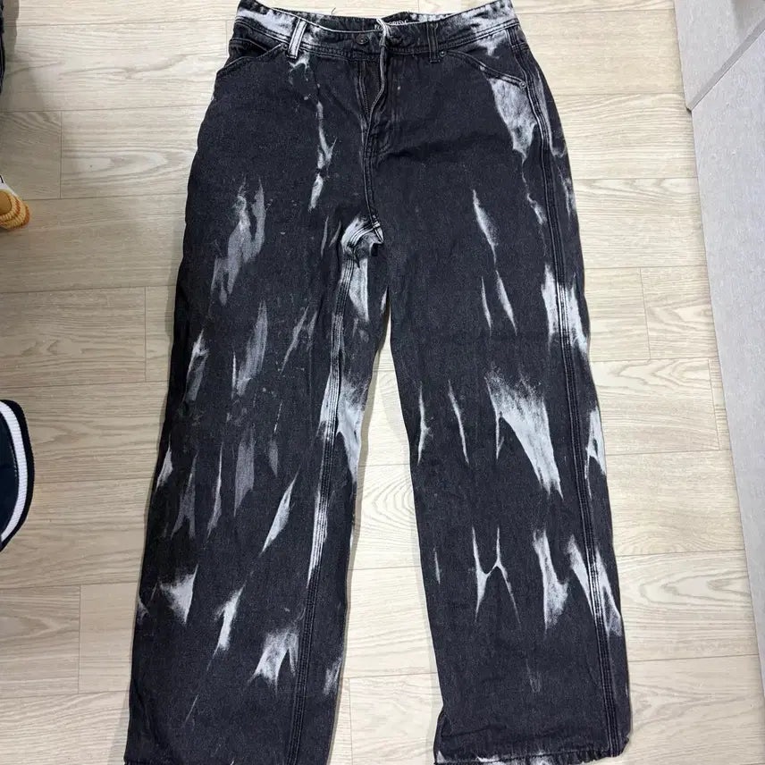 [BUNJANG] Flavorism Tie-Dye Washed Carpenter Denim Pants / 플레이버리즘 타이다이 워시드 카펜터 데님 팬츠
