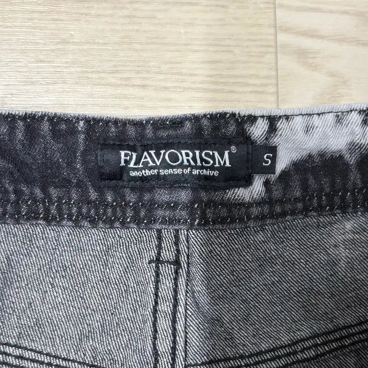 [BUNJANG] Flavorism Tie-Dye Washed Carpenter Denim Pants / 플레이버리즘 타이다이 워시드 카펜터 데님 팬츠