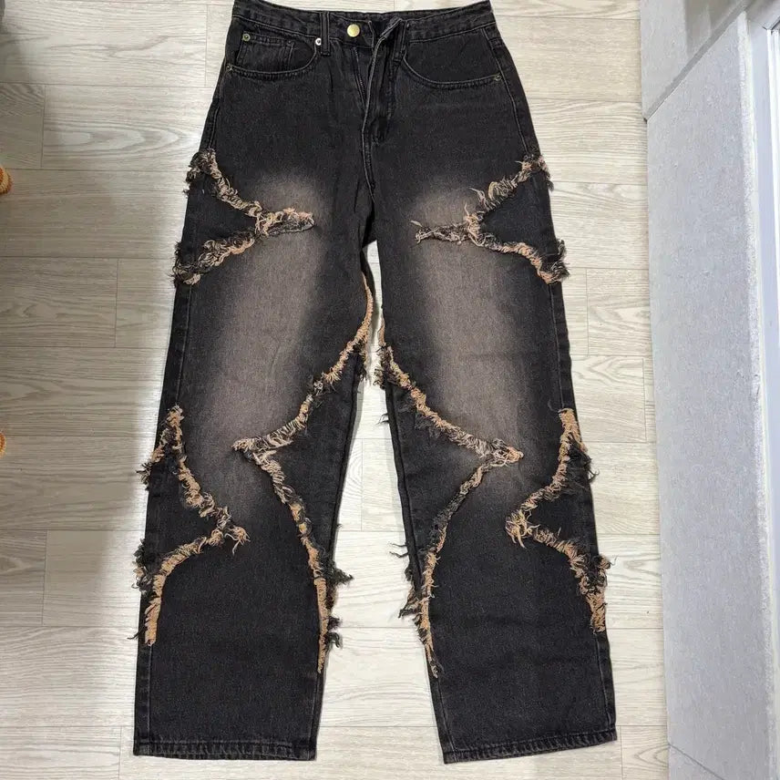 [BUNJANG] Trillion Star Applied Damage Washing Denim Pants / 트릴리온 스타 아플리케 데미지 워싱 데님 팬츠