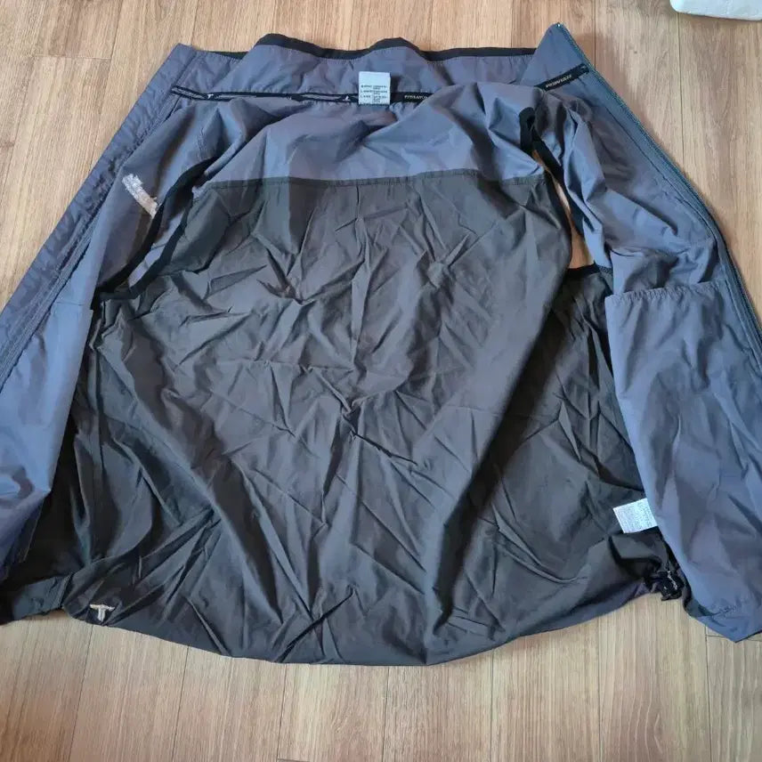 [BUNJANG] Columbia Windbreaker Vest Gray/Black / 컬럼비아 바람막이 조끼 그레이/블랙