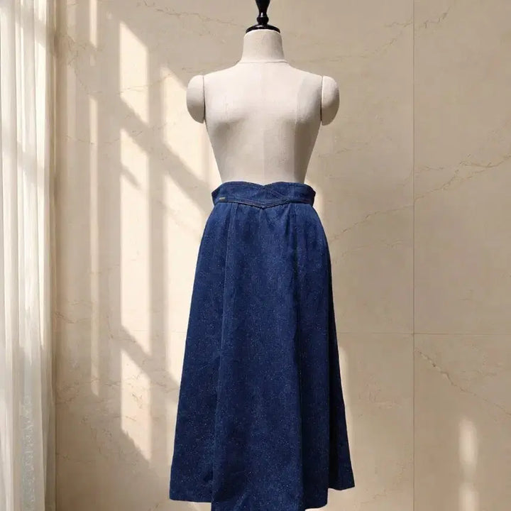 [BUNJANG] LEONARD Indigo Flare Denim Skirt Silk Lined / (정품) LEONARD 레오나드 인디고 플레어 데님 스커트 / 실크안감
