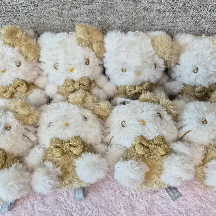 [BUNJANG] Sanrio Hello Kitty Sparkling Gold Doll Keychain (New) / 정품) 헬로키티 반짝골드 인형 키링 새상품
