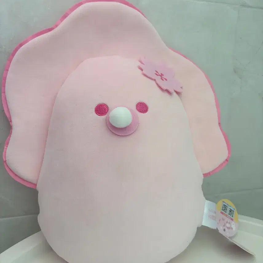 [BUNJANG] Pink Tsuburana Hitomi Cherry Blossom Baby Clam Medium Plush / 핑크 츠부라나 히토미/벚꽃 애기 굴 중형 인형