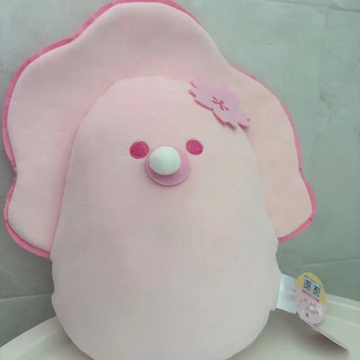[BUNJANG] Pink Tsuburana Hitomi Cherry Blossom Baby Clam Medium Plush / 핑크 츠부라나 히토미/벚꽃 애기 굴 중형 인형