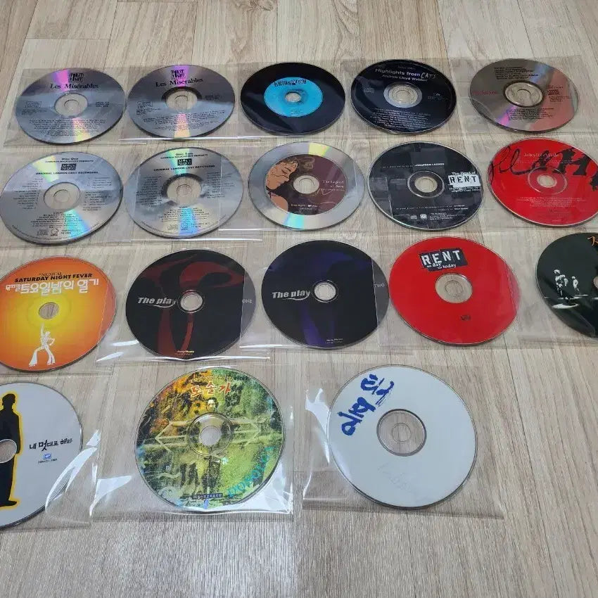 [BUNJANG] Musical OST CD Collection (Les Miserables, RENT, etc.) - 18 Discs / 뮤지컬 OST 음반 CD 모음(레미제라블,렌트 등 총18장)
