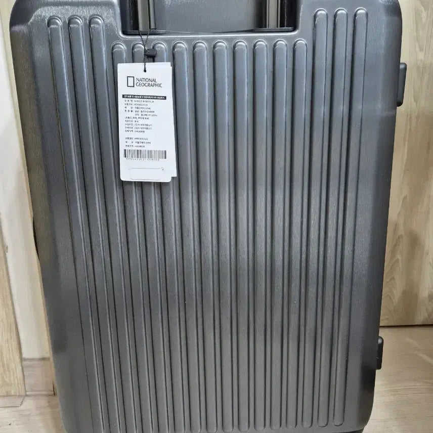 [BUNJANG] National Geographic 24-Inch Charcoal Travel Suitcase with Flight Cover / 내셔널지오그래픽 캐리어 24인치 화물용 + 항공커버 새제품 (차콜)