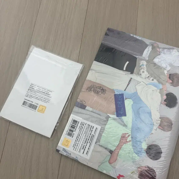 [BUNJANG] RIIZE Eunseok MD Sealed Mini Photobook &amp; Photo Magnet Set / 라이즈 은석 엠디 미개봉 원가양도