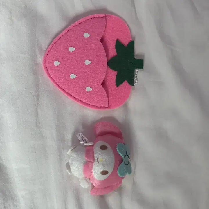 [BUNJANG] My Melody Strawberry Gachapon Doll House Keyring / 마이멜로디 가챠 딸기 인형집 키링 키홀더