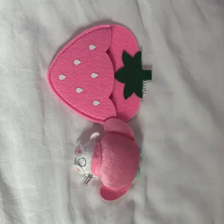 [BUNJANG] My Melody Strawberry Gachapon Doll House Keyring / 마이멜로디 가챠 딸기 인형집 키링 키홀더