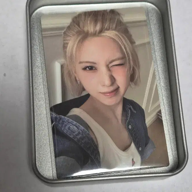 [BUNJANG] NMIXX Guess Popup Photocard / 엔믹스 게스 팝업 포카