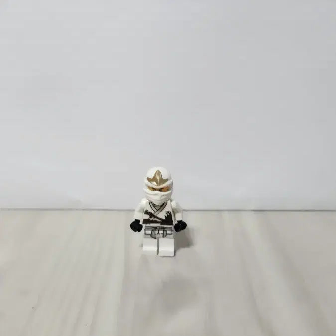 [BUNJANG] LEGO Ninjago Zane White Ninja + Gold Armor, Repair Bay, Sword Figure / [레고] 닌자고 쟌 화이트 닌자 + 골드아머, 수리창,검 피규어