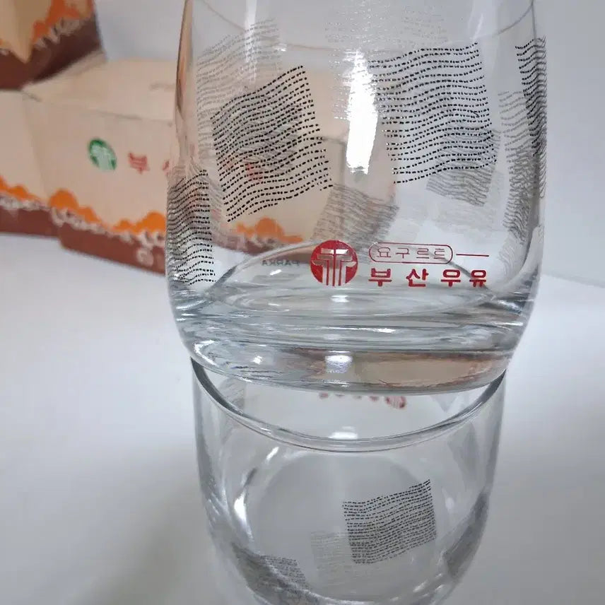 [BUNJANG] Busan Milk Vintage Glass Cups Set (2 pcs, 1 Paper Box) / 빈티지. 부산우유 유리컵 2개(종이박스1개)