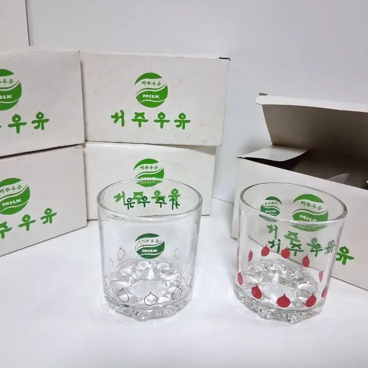 [SOLD OUT] 빈티지 서주우유 유리컵 2p( 작은 종이박스1개)