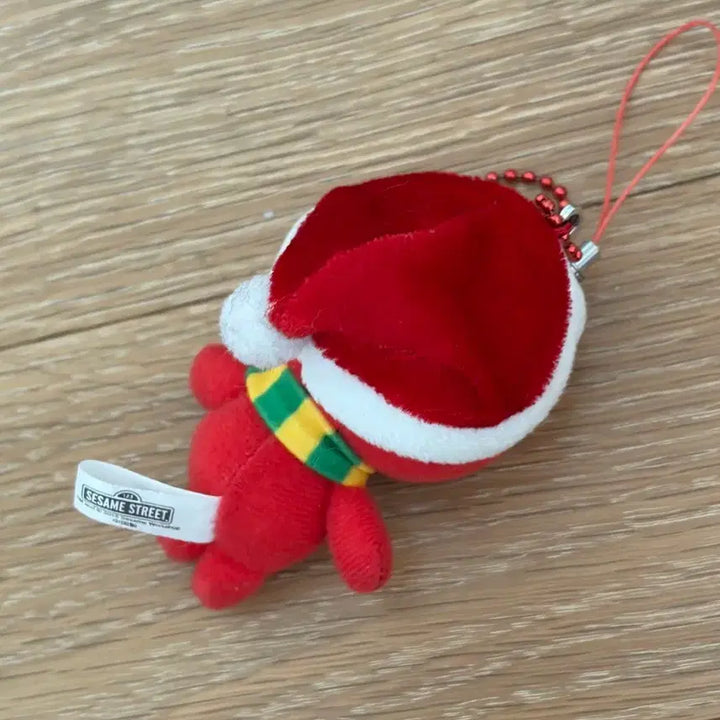 [BUNJANG] Universal Studios Japan USJ Elmo Christmas Santa Plush Keychain / 유니버셜스튜디오 USJ 엘모 크리스마스 산타 인형 키링