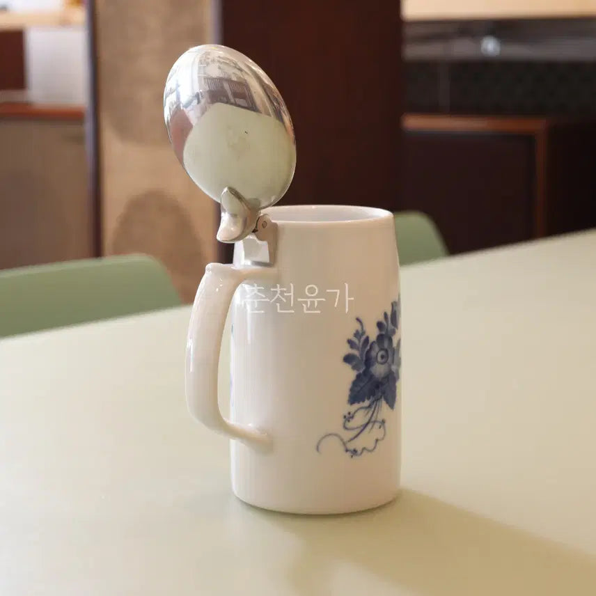 [BUNJANG] Royal Copenhagen x Kirin Beer Collaboration 1985 Limited Edition Blue Flower Beer Mug / 로얄코펜하겐 X 기린 비어 콜라보레이션 1985 한정판 레어 블루 플라워