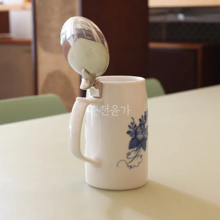 [BUNJANG] Royal Copenhagen x Kirin Beer Collaboration 1985 Limited Edition Blue Flower Beer Mug / 로얄코펜하겐 X 기린 비어 콜라보레이션 1985 한정판 레어 블루 플라워