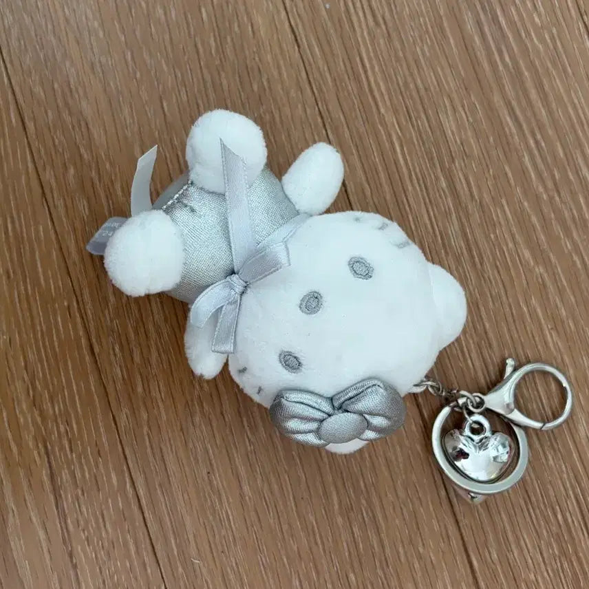 [BUNJANG] Sanrio Official Silver Hello Kitty Doll Keychain / 산리오 정품 실버 헬로키티 인형 키링