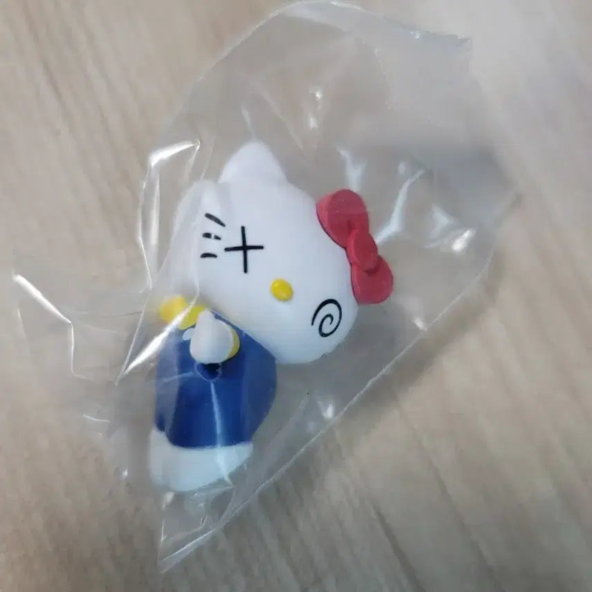 [BUNJANG] Sanrio Hello Kitty Falling Gacha Figure / 산리오 헬로키티 꽈당 가챠