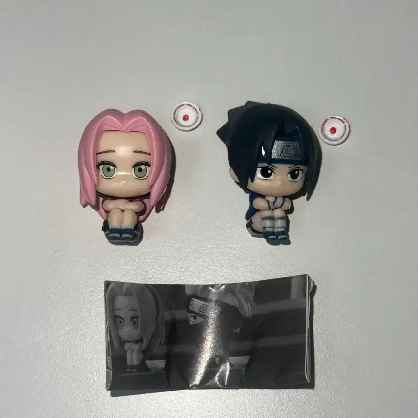 [BUNJANG] Naruto Ichiraku Ramen Mascots - Sasuke (Unsealed) + Sakura (Sealed) / 나루토 일락라멘 마치보우케 사스케(개봉)+ 사쿠라(미개봉)