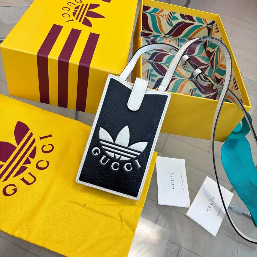 [BUNJANG] Gucci x Adidas Collaboration Phone Holder Bag / {새상품급/풀구성}구찌x아디다스 콜라보 폰 홀더 백