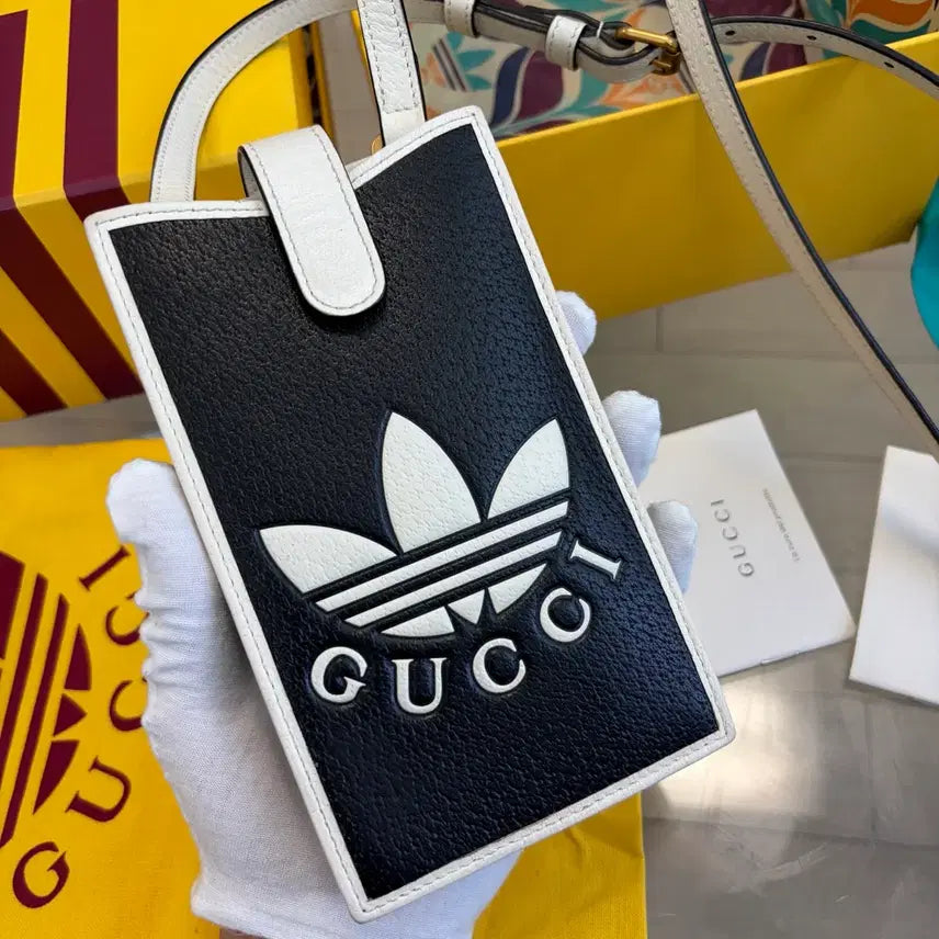 [BUNJANG] Gucci x Adidas Collaboration Phone Holder Bag / {새상품급/풀구성}구찌x아디다스 콜라보 폰 홀더 백