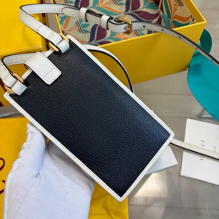 [BUNJANG] Gucci x Adidas Collaboration Phone Holder Bag / {새상품급/풀구성}구찌x아디다스 콜라보 폰 홀더 백