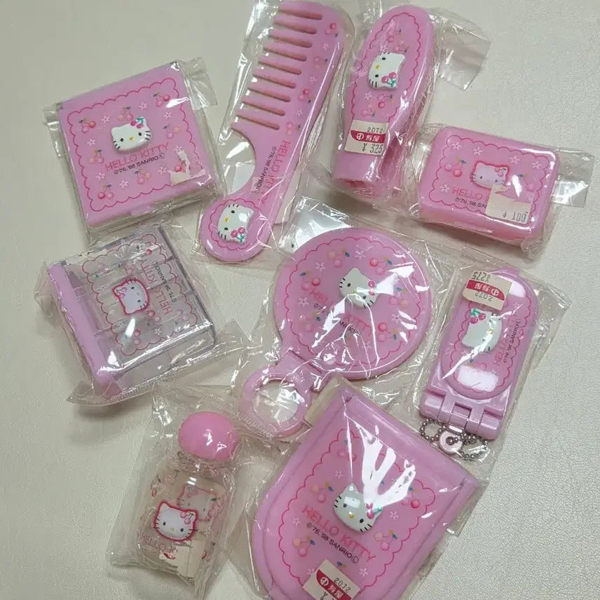 [BUNJANG] Sanrio Classic Kitty Cherry Kitty Mirror, Comb, Storage Box, Keyring Set / 세트)고전키티 체리키티 거울 빗 보관함 키링