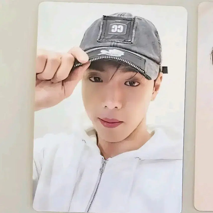 [BUNJANG] Monsta X Unfold Digipack Photocard (Shownu) / 몬스타엑스 언폴드 셔누 디지팩 포카 양도
