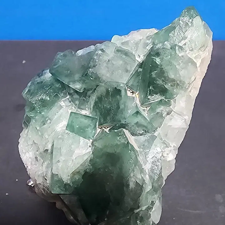 [BUNJANG] Green Fluorite Crystal with Stand / 녹색 튜브 형석 원석 크리스탈+받침대