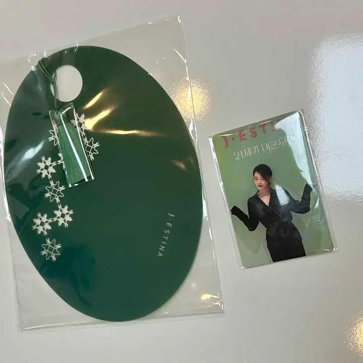 [BUNJANG] IU (아이유) J.ESTINA Lucky Draw Photocard &amp; Fan / 아이유 제이에스티나 팝업 포카, 부채