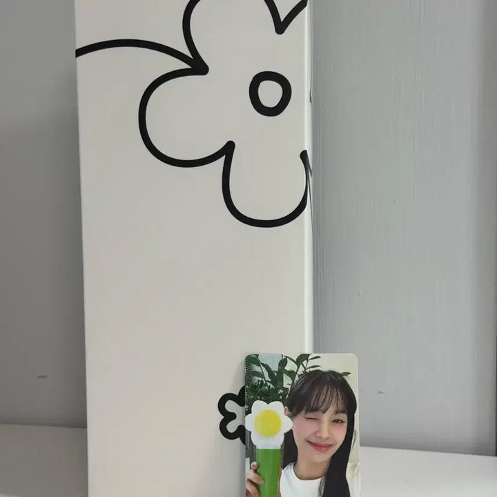 [BUNJANG] LOONA Chuu Gukabong Lightstick Special POB Photocard / 츄 응원봉 꾸까봉 특전포카