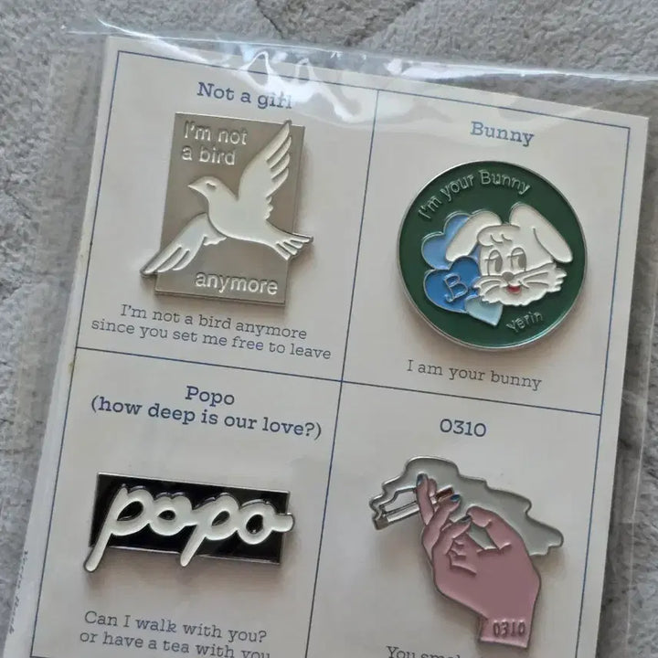 [BUNJANG] Yerin Baek Turn On That Blue Vinyl Pin Badge Set MD / 백예린 굿즈 핀뱃지 세트 턴온댓블루바이닐 MD 양도 판매