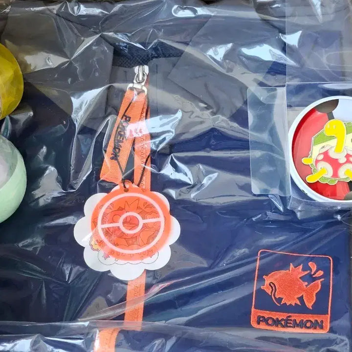 [BUNJANG] Pokemon Magikarp Windbreaker Gacha Figure Set / 포켓몬 잉어킹 바람막이