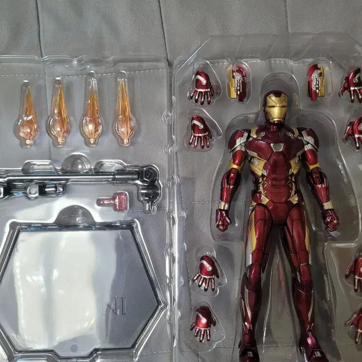 [BUNJANG] Threezero DLX Iron Man Mark 46 / 쓰리제로 dlx 아이언맨 마크46 약하자품 판매해요