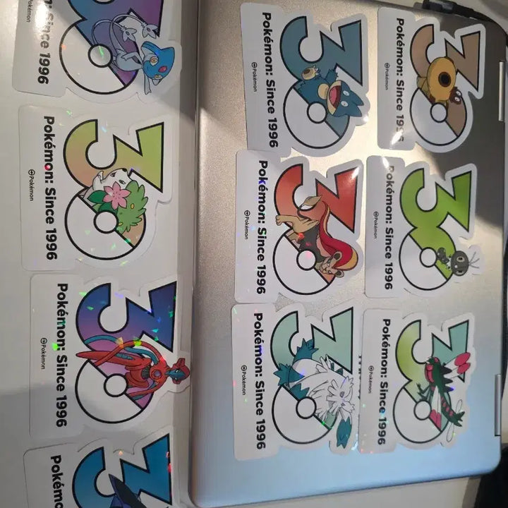 [BUNJANG] Pokemon 30th Anniversary Logo Stickers / 포켓몬 30주년 로고스티커 가격제시 팝니다 먹고자 앰페르트 등등