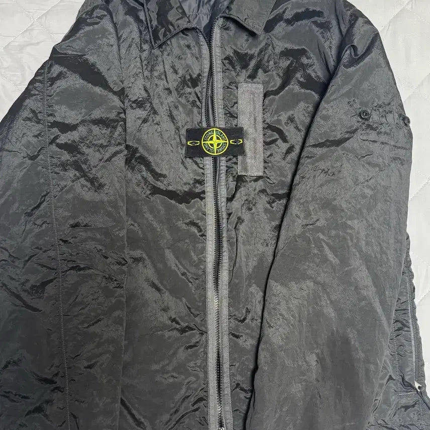[BUNJANG] Stone Island 22FW Nylon Metal Jacket with Primaloft / [L]22FW 스톤아일랜드 나일론 메탈 바람막이 프리마로프트 자켓