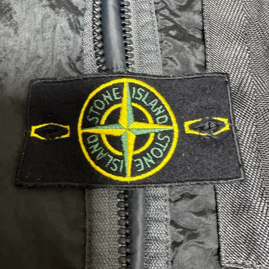 [BUNJANG] Stone Island 22FW Nylon Metal Jacket with Primaloft / [L]22FW 스톤아일랜드 나일론 메탈 바람막이 프리마로프트 자켓