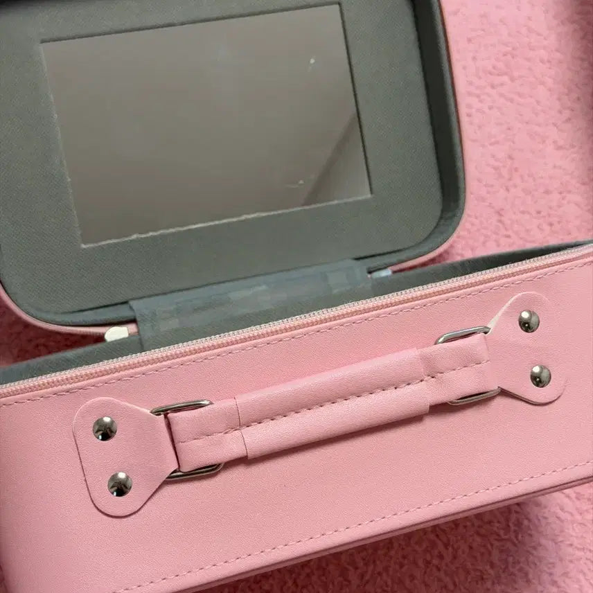 [BUNJANG] Hello Kitty Leather Makeup Box Ready Bag / 헬로키티 메이크업 박스 레디백 새상품