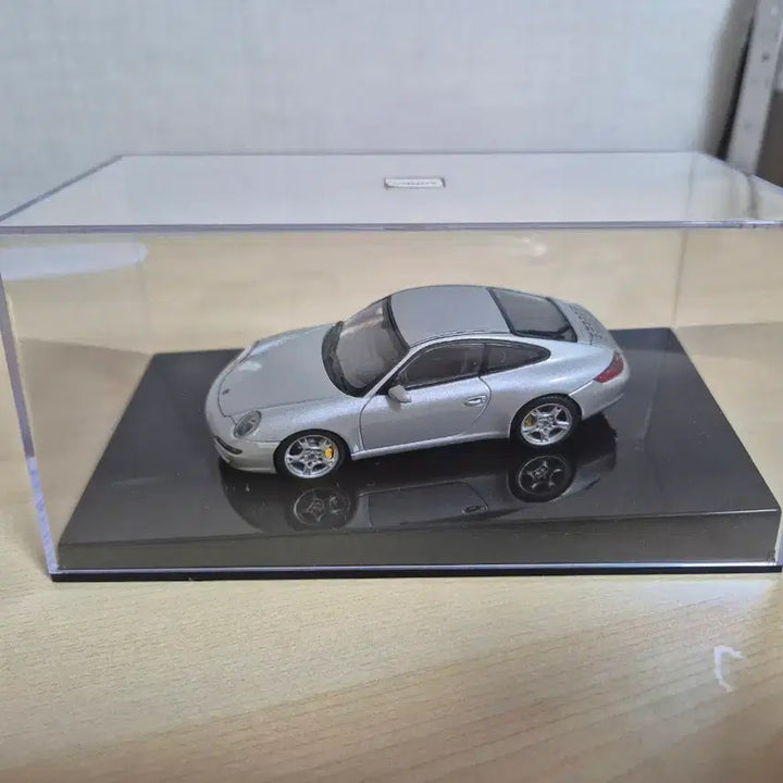 [SOLD OUT] 오토아트 43 다이캐스트 포르쉐 911 997