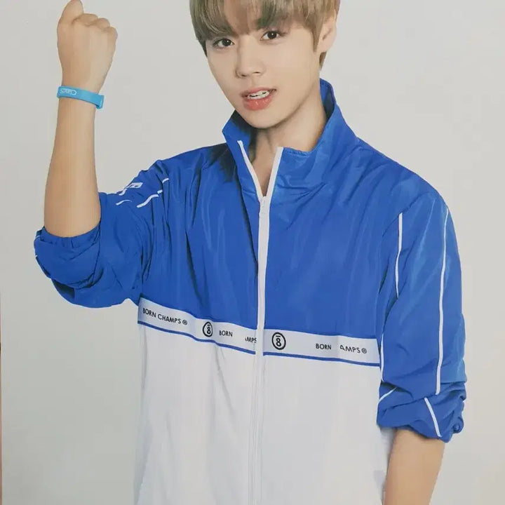 [BUNJANG] BORN CHAMPS Park Jihoon Windbreaker (Size S, Blue) / 본챔스 박지훈 바람막이 (택o)