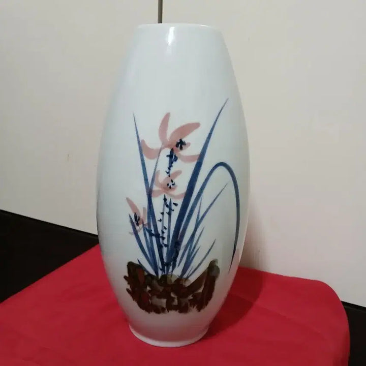 [BUNJANG] White Porcelain Vase with Ink Orchid Painting / 백자